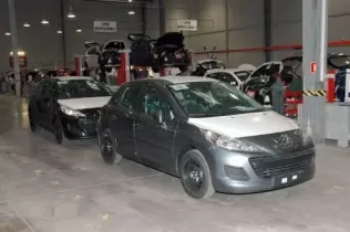 Peugeot 207 w oczekiwaniu na montaż instalacji LPG w Centrum Konwersji Błonie