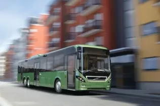 Oprócz pojazdów hybrydowych umowa Volvo Buses z firmą Nobina obejmuje także dostawę autobusów niskowejściowych Volvo 8900