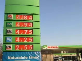 Ceny autogazu na stacjach paliw zaczynają spadać 