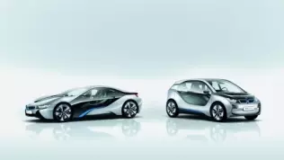 Czy zapotrzebowanie na elektryczne BMW dorówna modzie, jaka powstała wokół tego typu samohodów? A może, jak na tym zdjęciu, i3 i i8 trafią w próżnię?