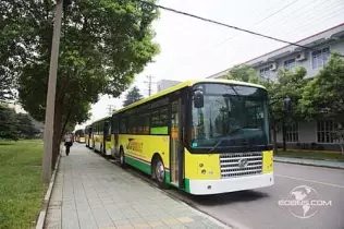 Autobusy Ankai podczas pełnienia codziennych obowiązków w Guangzhou