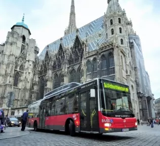 Niska emisja szkodliwych składników spalin autobusów Wiener Linien wpływa pozytywnie na mieszkańców stolicy Austrii i liczne zabytki