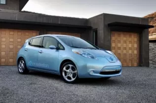Nadwozie Nissana Leaf jest bardzo opływowe (Cx=0,29), co znacznie ogranicza zużycie energii elektrycznej