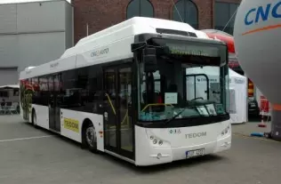 Autobusy Tedom są używane w komunikacji miejskiej w Mielcu. Obecnie oferowany pojazd ma zmienioną przednią ścianę z wyższą szybą pod którą znalazła się również tablica informacyjna