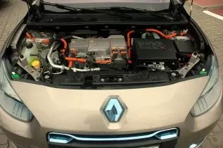 Renault Fluence - komora silnikowa