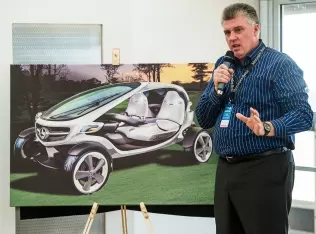 Christopher Rhoades szef projektu Mercedes Benz Golf Vision Cart