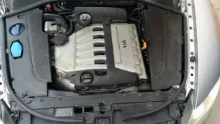 Volkswagen Phaeton LPG - widok komory silnika