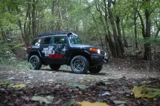 Toyota FJ LPG w barwach Explore The World with STAG