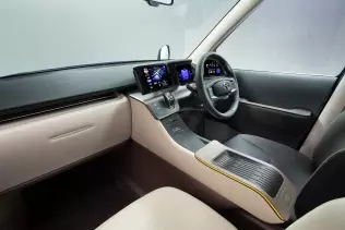 Toyota JPN Taxi Concept - miejsce pracy kierowcy