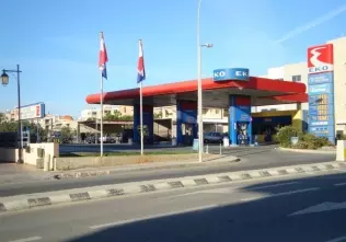Stacja paliw w Nikozji, stolicy Cypru