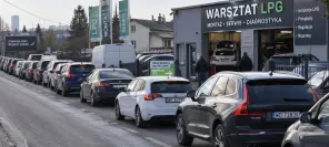 Gaz do zapalniczek? Już nie, benzyna po 8 zł zrobiła swoje