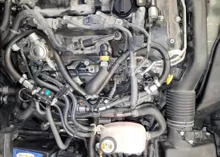 Część niskociśnieniowa instalacji gazowej w samochodzie Lexus IS 200 T