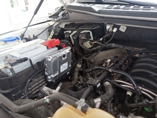 TECH SYMBIO w komorze silnikowej Forda F-150