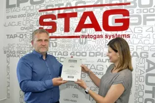Przekazanie Certyfikatu Portalu gazeo.pl dla marki STAG