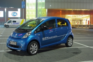 Elektryczny Peugeot iOn