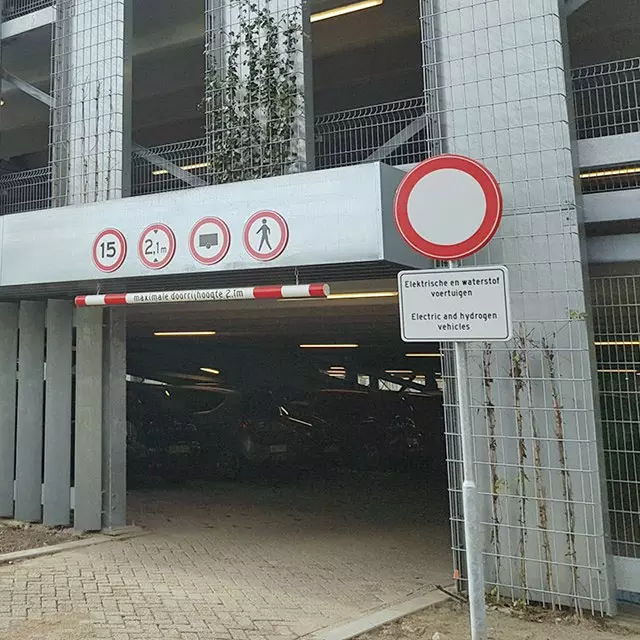 Zakaz parkowania elektryków na parkingach podziemnych?