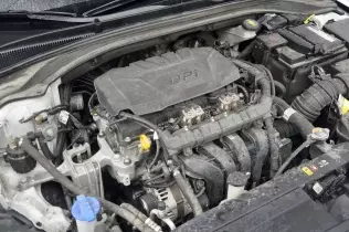 Elementy instalacji gazowej STAG w komorze silnikowej Hyundaia i30