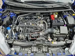 Komora silnikowa Toyoty Yaris 1.5 z gazowym układem zasilania STAG