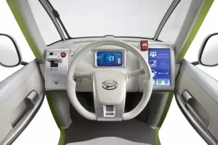 Pico EV Concept - oszczędna forma miejsca pracy kierowcy i ergonomia wysokiej próby, czyli kwintesencja japońskiego stylu