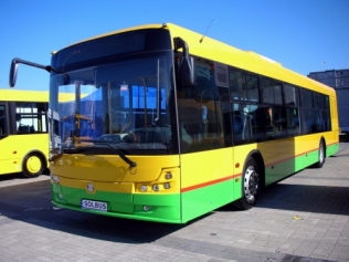 Autobus niskopodłogowy Solbus Solcity SM12 jest pierwszym polskim pojazdem, w którym zastosowano innowacyjną metodę magazynowania gazu ziemnego w postaci skroplonej (LNG)