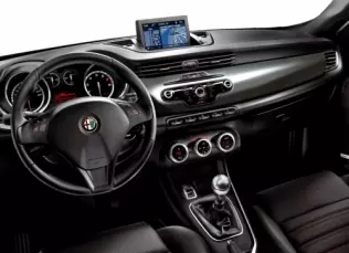 Alfa Romeo Giulietta LPG - wnętrze