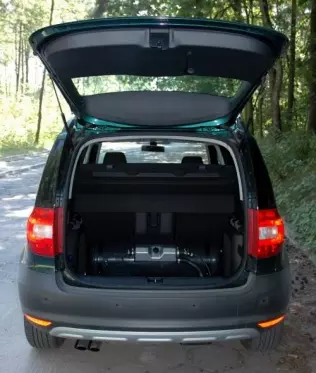 Gazowy układ paliwowy korzysta z&nbsp;walcowego zbiornika, wyposażonego w&nbsp;osprzęt rozdzielony