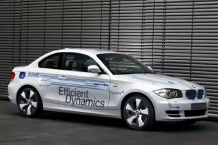 BMW Concept ActiveE został zaprezentowany w 2010 r. na targach w Detroit. Silnik o mocy 125 kW zapewnia prędkość maksymalną 145 km