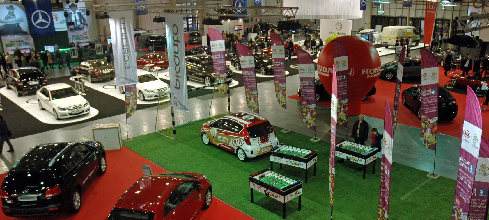 Poznań Motor Show 2012 - przedstawienie trwa
