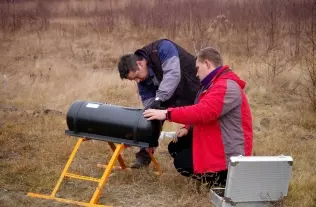 Mocowanie zbiornika LPG do stojaka