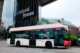 Gazowy autobus hybrydowy Castrosua