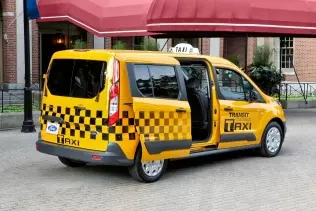 Ford Transit Connect Taxi - widok z tyłu