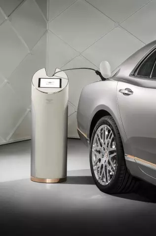 Bentley Hybrid Concept - ładowanie akumulatora z gniazdka