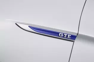 Volkswagen Passat GTE - plakietka na nadwoziu
