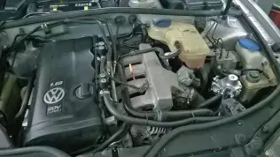 Volkswagen Passat 1,8 turbo LPG - komora silnika