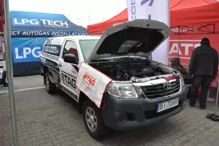 Toyota Hilux STAG DIESEL wystawiona na stoisku AC S.A. podczas targów GasShow 2015