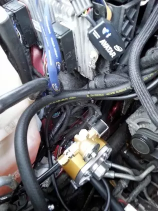 Interfejs Avatar i&nbsp;reduktor Gold w&nbsp;komorze silnika