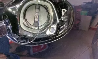 Mazda CX-9 LPG - wlewy paliw pod wspólną klapką