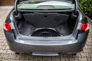 Honda Accord Type S LPG - zbiornik gazu we wnęce koła zapasowego