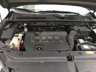 Toyota RAV4 LPG - komora silnika