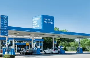 Stacja paliw marki Aral w Niemczech, oferująca autogaz
