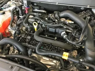 Ford Mondeo LPG - komora silnika
