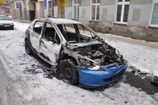 Spalony Peugeot 307 w Łodzi