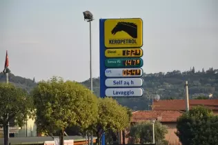 Stacja paliw oferująca LPG we Włoszech