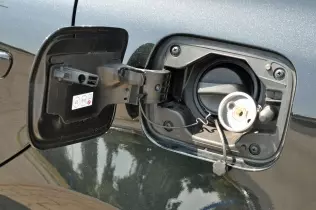 Zaw&oacute;r tankowania LPG w&nbsp;Lexusie GS 300