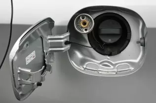 Zawór tankowania LPG w Toyocie Corolli Hybrid