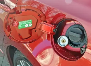 Zaw&oacute;r tankowania LPG - Mazda 6