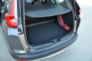 Przestrzeń bagażowa Hondy CR-V z instalacją LPG