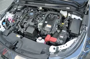 Silnik 1.8 z pośrednim wielopunktowym wtryskiem benzyny w Toyocie Corolli Hybrid z instalacją LPG marki STAG