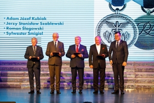 Osoby uhonorowane Odznaką Za zasługi dla rozwoju gospodarki Rzeczypospolitej