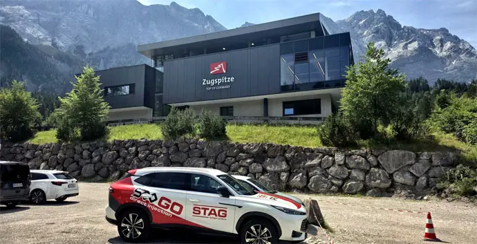 Post&oacute;j u&nbsp;podn&oacute;ża Zugspitze